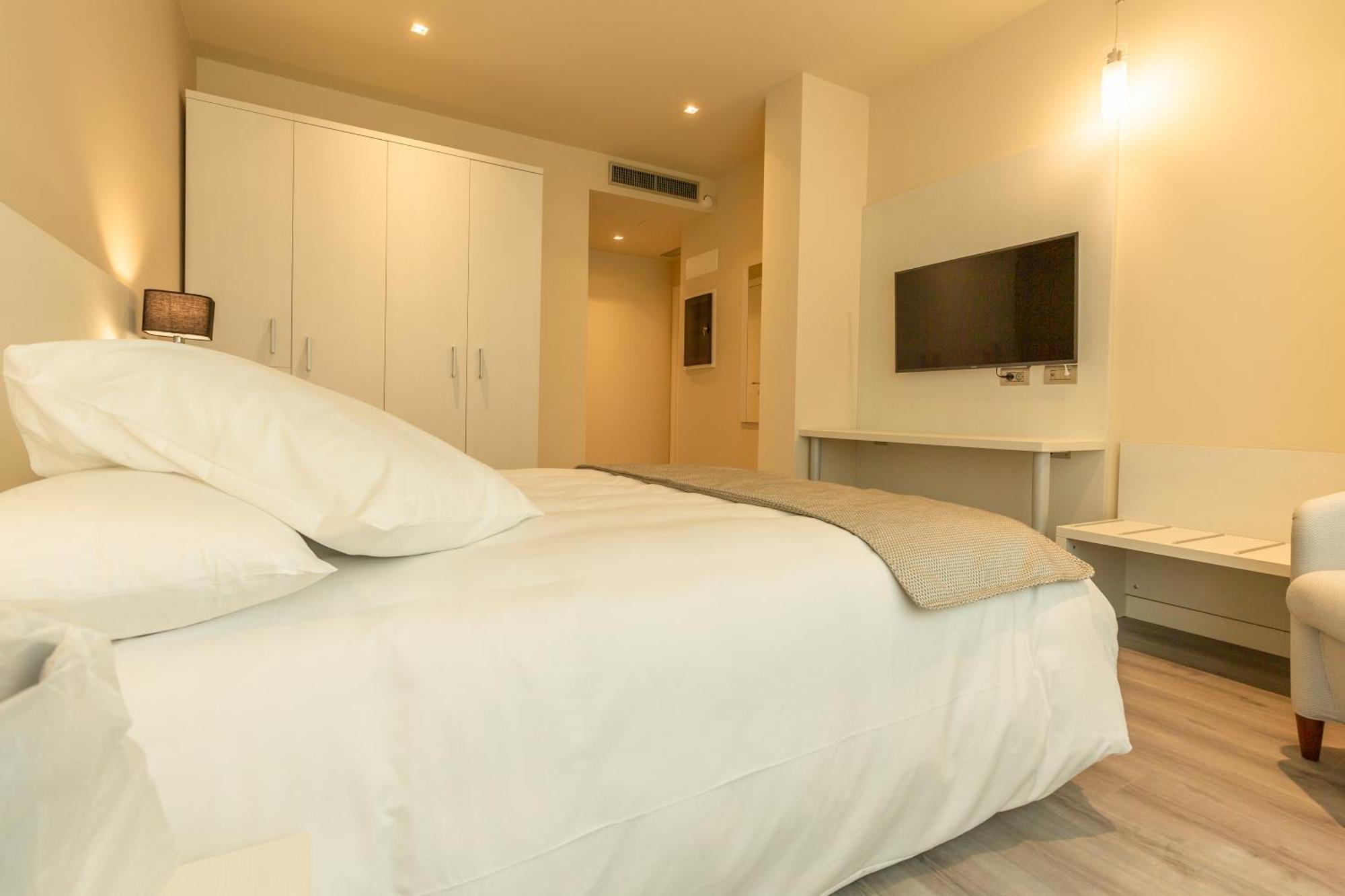 La Dolce Vita Hotel مينتون المظهر الخارجي الصورة